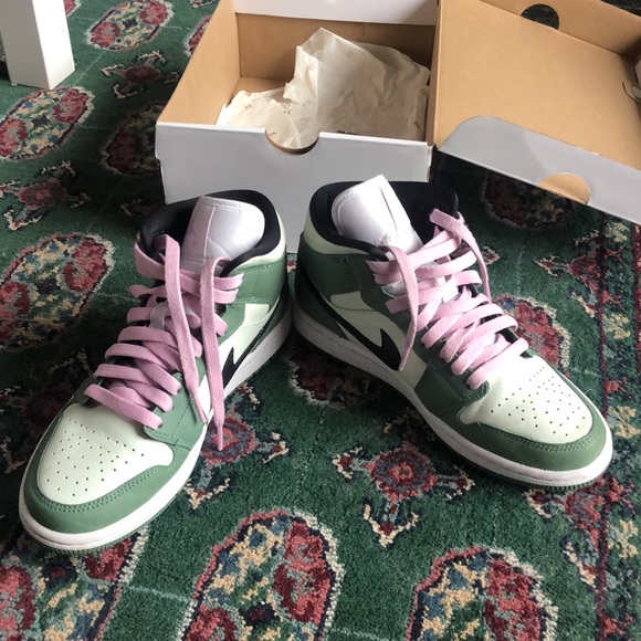 Green Jordans - Picture 2 of 6